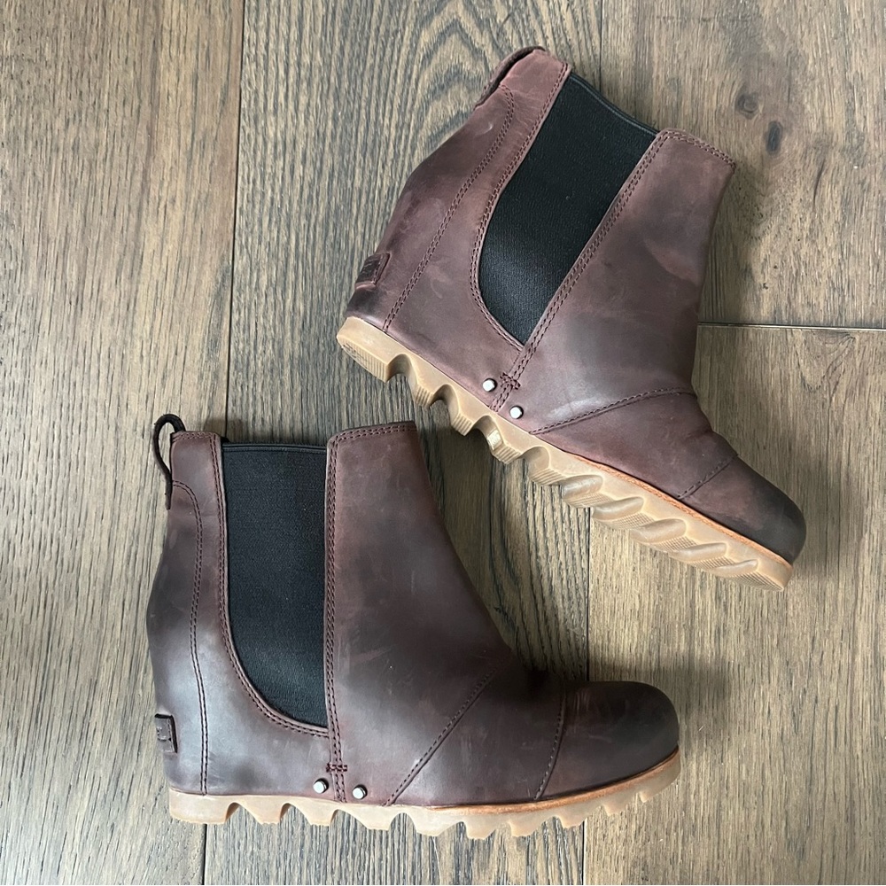 Women’s Sorel Lea Wedge Chelsea Bootie, Redwood brown size 7.5 - Picture 2 of 13